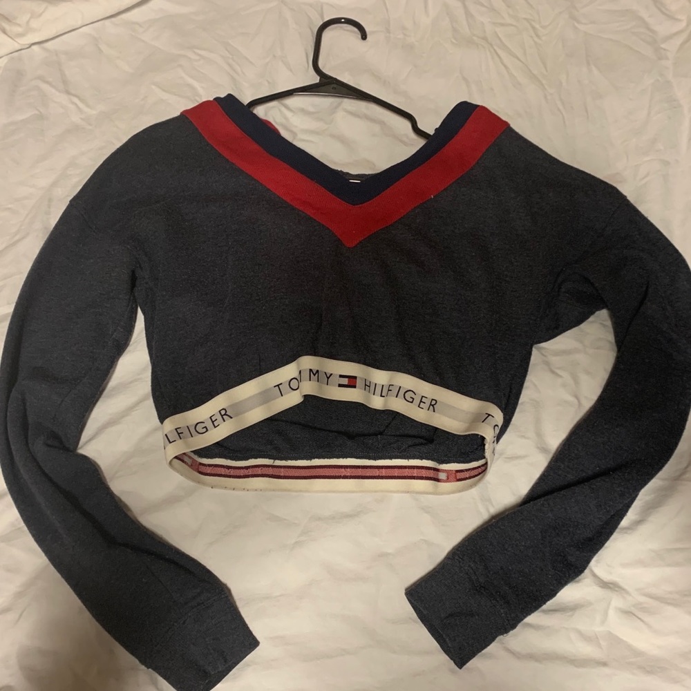 Tommy Hilfiger crop sweatshirt